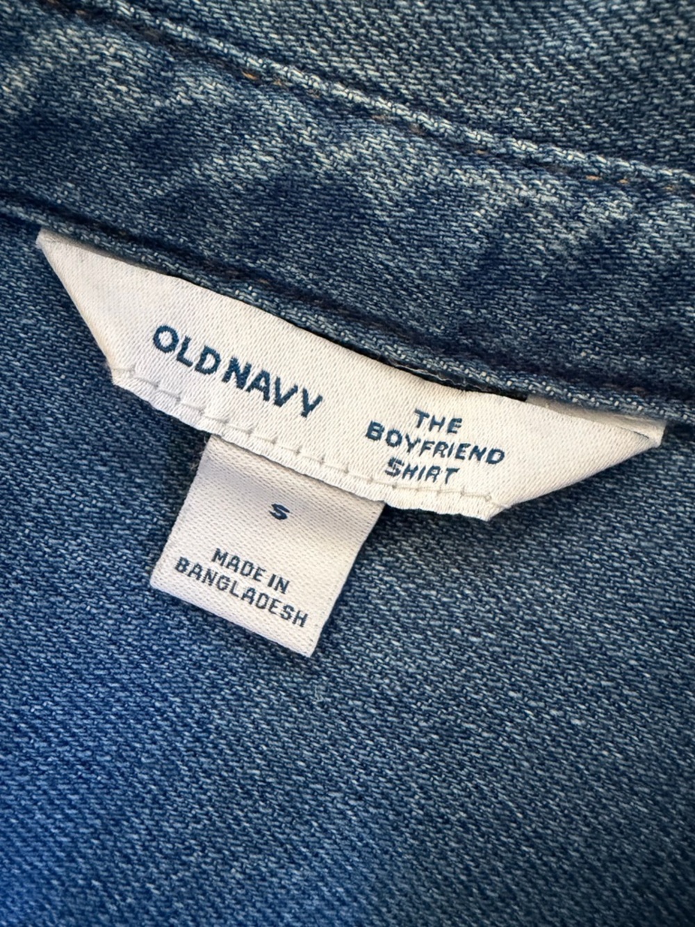 Old Navy Women's Oversized Boyfriend Utility-Pocket Jean Shirt Sz S Medium Wash - Picture 14 of 16